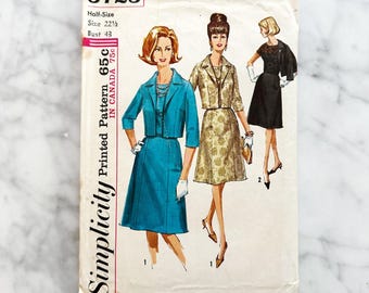 Simplicity 5723 – Bust 43. 1960s dress and jacket set. A line skirt with cropped jacket styling. Vintage sewing pattern.