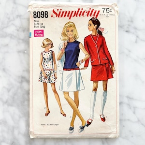 Simplicity 8098 – Bust 32.5. 1960s mini dress skirt and jacket set. Mod sporty vintage sewing pattern.
