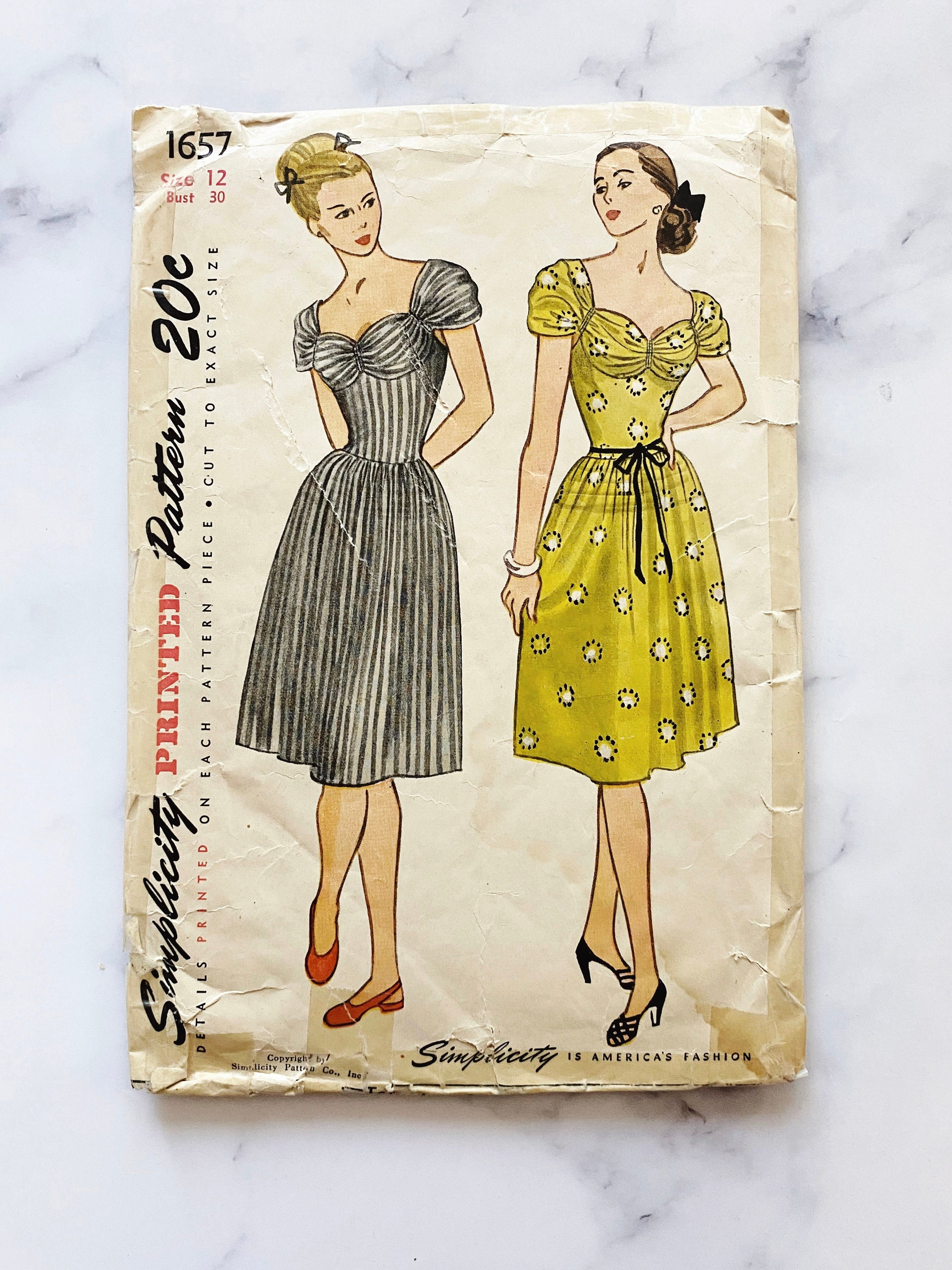 Simplicity 1657 – Bust 30. 40s Sweetheart Dress With Gathered Bust