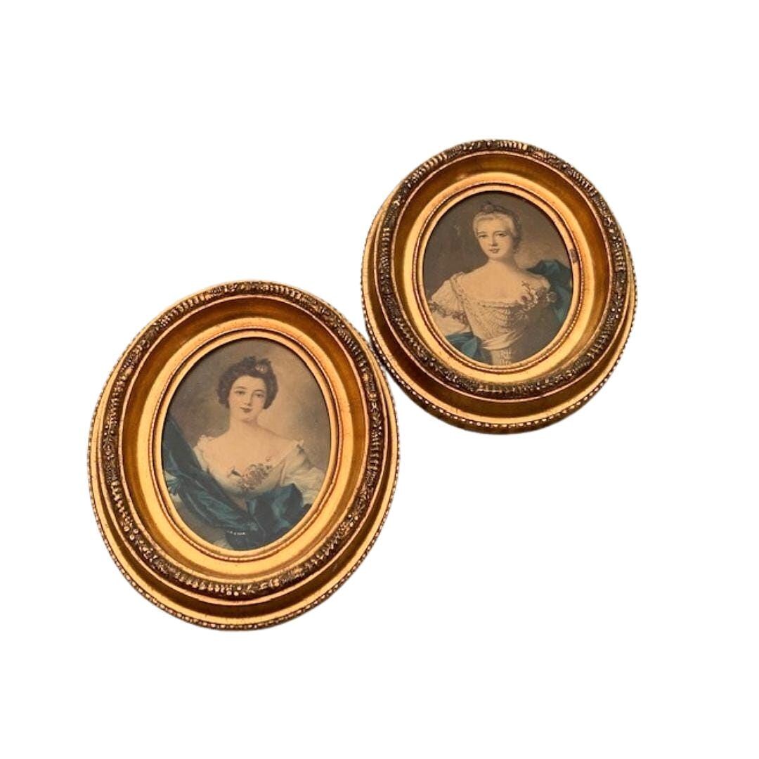 Matching Pair of Antique Oval Gold Gilt Wood Frames With Victorian ...