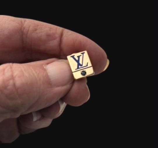 Rare 1990s Louis Vuitton 14K Gold Lapel Pin With Sapphire – 5-year