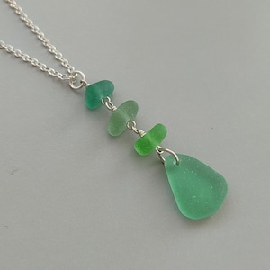 Green sea glass pendant, authentic green sea glass, turquoise sea glass silver necklace, ocean design necklace, beach jewelry