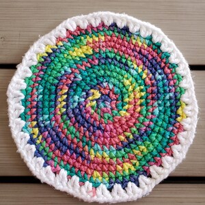 Round dishcloth, washcloth. 3