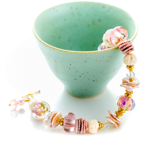 Pastel Artisan Bracelet. Peach Pink Lampwork Bracelet. Keishi Pearls. Glass Bead Bracelet.
