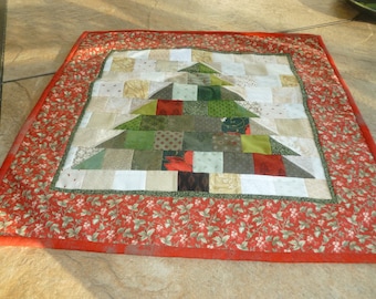 Handmade Quilt--small Christmas wall-hanging