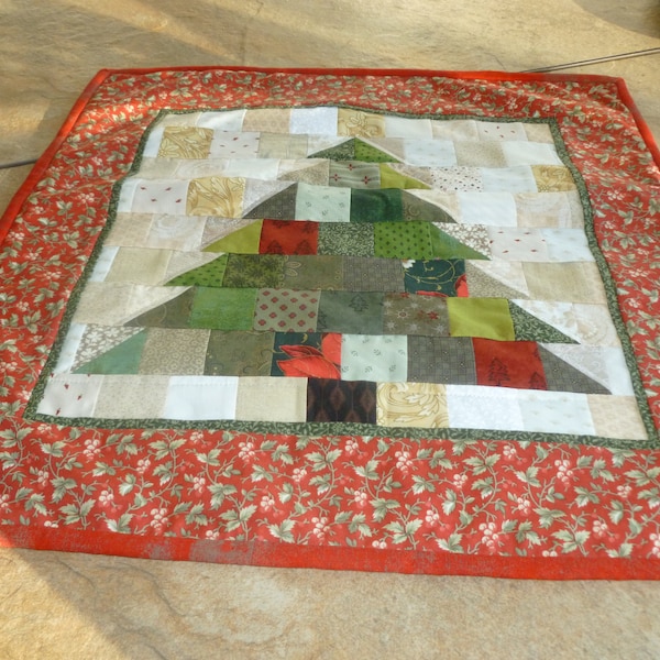 Handmade Quilt--small Christmas wall-hanging