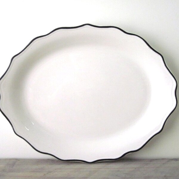 White Restaurant Ware Platter Black Trim Scalloped Edge Syracuse China