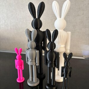 Moderne Hasen Deko – Osterhase Skulptur – 3 Größen – gerillt oder glatt – Minimalistische Osterdeko – 3D Druck – Wunschfarbe