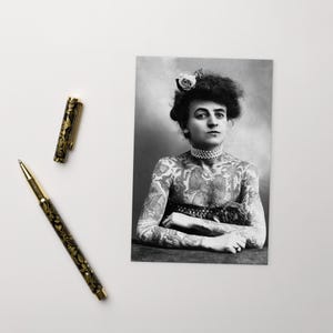 Pocztówka z wytatuowaną kobietą | Pocztówka vintage, Karta okolicznościowa, Plakat, Dekoracja vintage, Dekoracja, Sztuka ścienna, Galeria ścienna, Zdjęcie vintage, Dekoracja