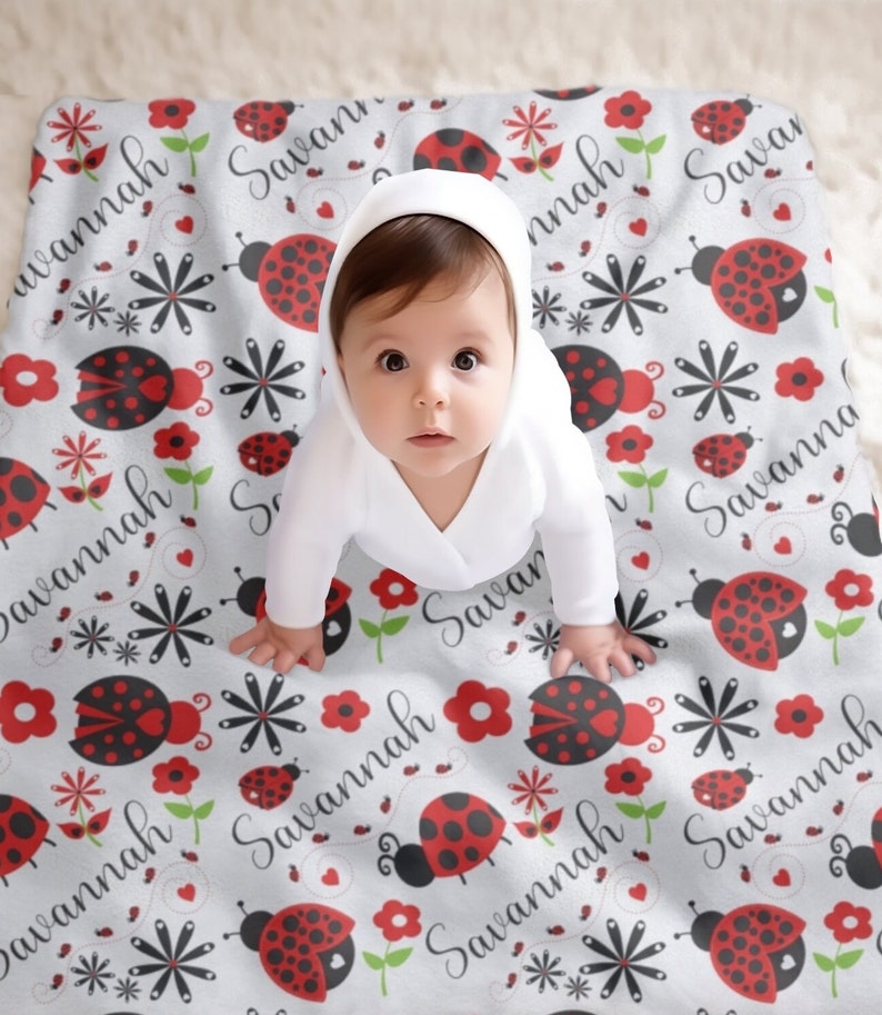 Red Ladybug Blanket, Personalized Baby Name Blanket, Custom Minky Blanket, Personalized Infant Swaddle imagem 5