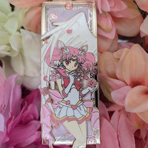 Pin's Sailor chibimoon Princesse petite dame sérénité méchante dame nouveau