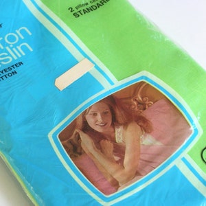 NOS standard pillowcases. Retro bedding, solid color pillowcases, Fashion Manor by JCPenney, spring green, no iron muslin, cotton, poly