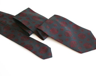 Hugo Boss 90s silk necktie. Italian, optical illusion, dots, black, dark red