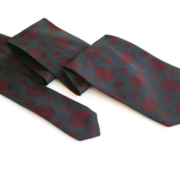 Hugo Boss necktie. 1990s silk tie, geometric silk tie, Italian silk, made in Italy, optical illusion, dots, black, midnight, dark red