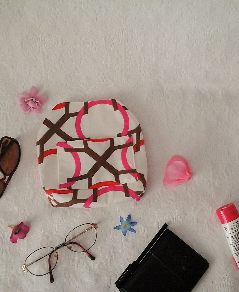 compact Small rounded bag organizer insert light weight.