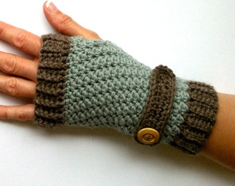 Womens Glove Pattern using DK weight yarn No.916 Digital Download English