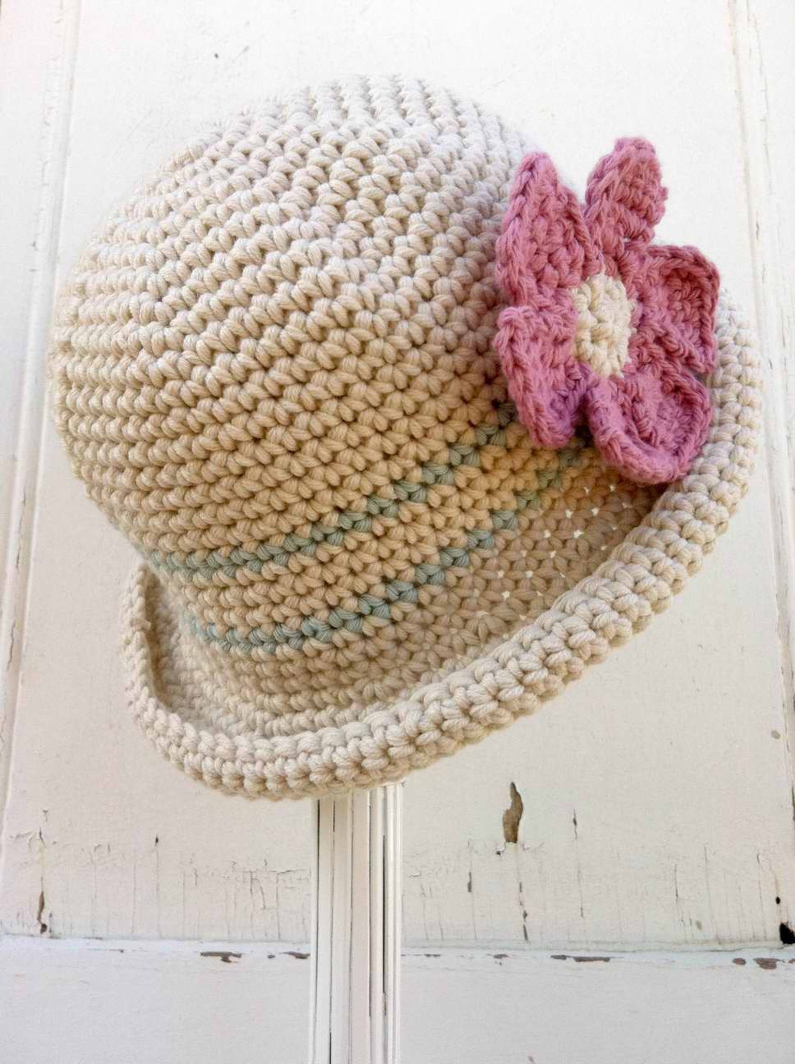 Шляпки крючок для начинающих. Crochet patterns шляпы крючком. Вязаные шляпки. Вязаная шляпка для девочки. Вязание крючком шляпки для девочек.
