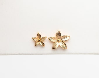 10pcs Gold Flower Ear Posts 6/ 8mm, 18K Gold plated Brass, Floral Earring Studs (GB-3532)