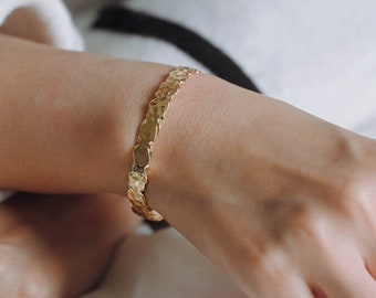 1pcs Gold Hammered Bangle Bracelet, Stackable Bracelets, Adjustable Bangle Bracelet (GB-3533)