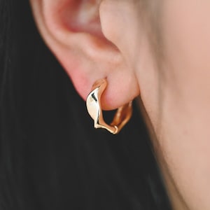 4pcs Gold Twist Hoop Earrings, Gold plated Brass, Minimalist Huggie Earrings (GB-3645)