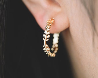 10pcs Dainty Gold Leaf Hoop Earrings, Gold Hoop Earring, 25mm Circle Leaf Earring (GB-1975)
