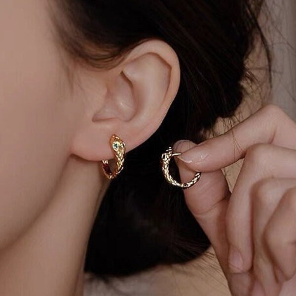 4pcs Snake Hoop Earrings, Gold Huggie Earrings 16mm, Snake Huggie Hoops (GB-2629)