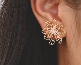 4pcs Gold Hollow Flower Post Earrings 22x23mm, Gold plated Brass Floral Stud Earring (#GB-4000)