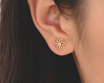 10pcs Gold Flower Earring, 9mm, Gold Plated Brass Daisy Stud Earrings, DIY Ear Findings (GB-3946)