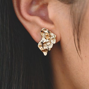 10pcs Gold Hammered Irregular Ear Posts With Loop, 18K Gold plated Brass, Stud Earring Components (GB-3165)