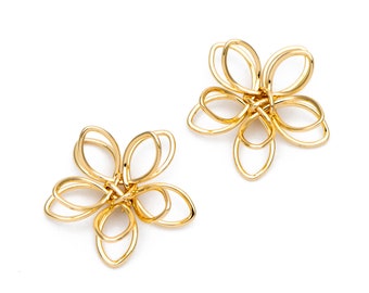 10pcs Gold plated Iron Wire Flowers 15mm, Hand-Wired Floral Charm Pendant Connectors (GB-720)