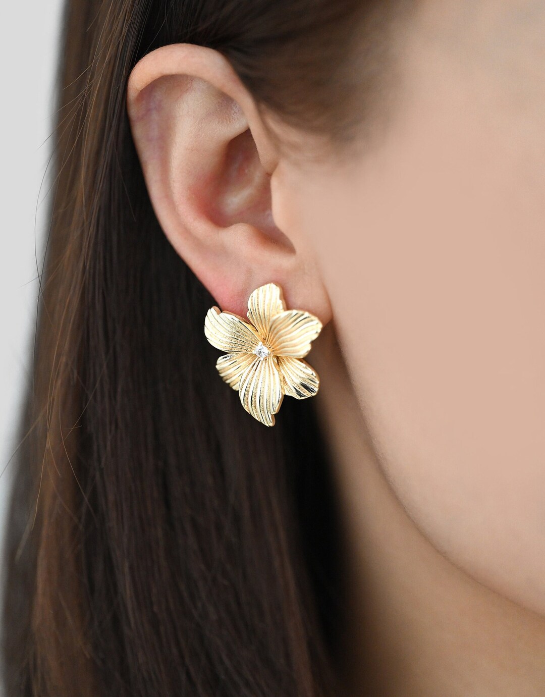18Kt Gold Plated With Cz Floral Bold Stud Earring