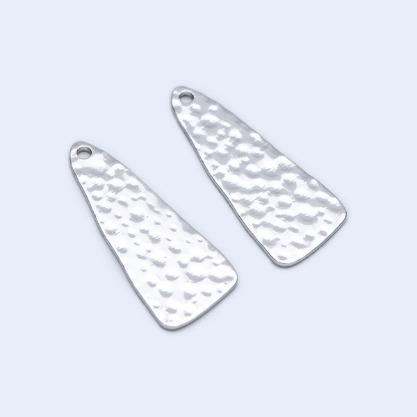 10pcs Hammered Triangle Charm, Rhodium plated Brass Pendants (GB-1404-2)