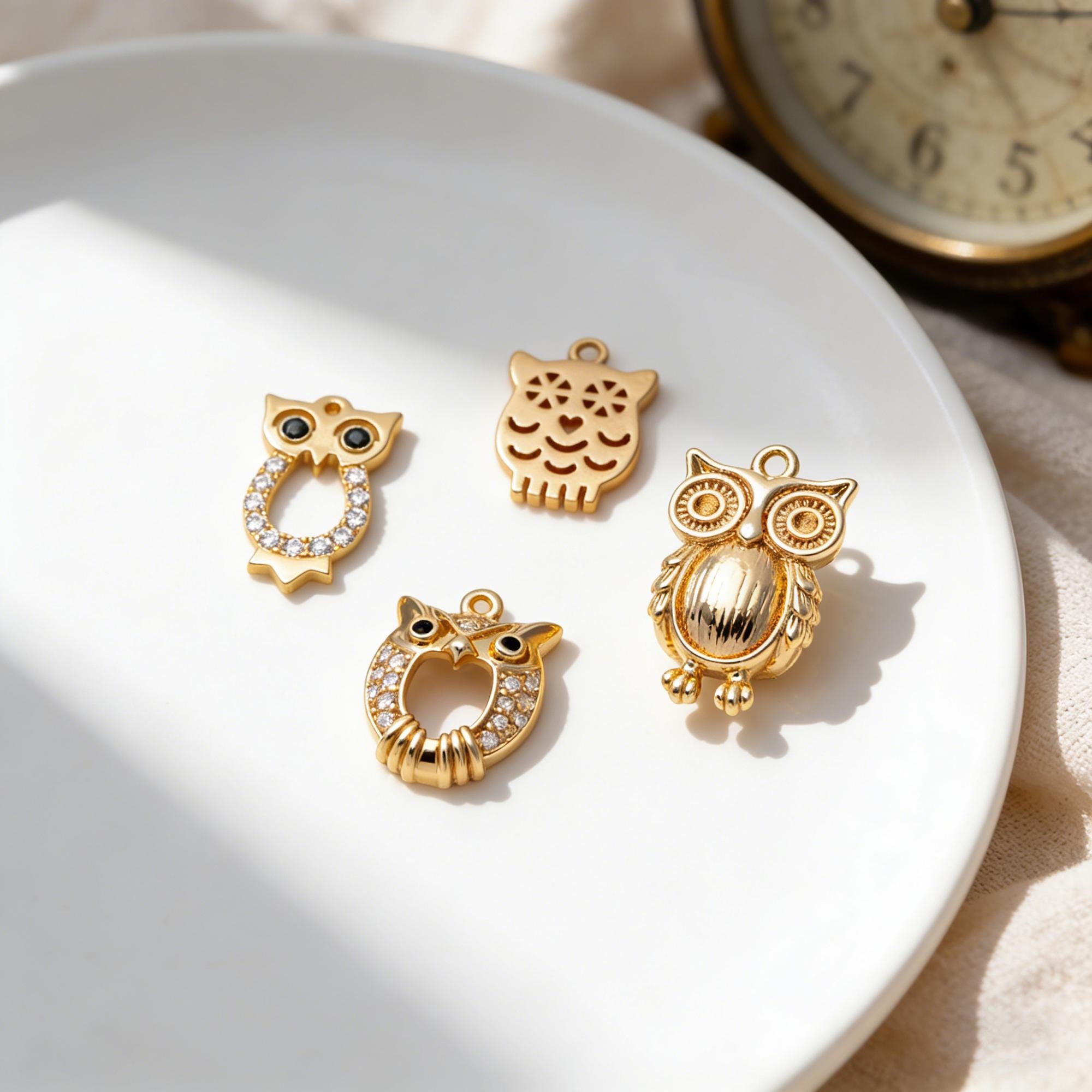 10pcs Gold Owl Charms , Real Gold plated Brass, Cute Owl Pendants (GB-176)