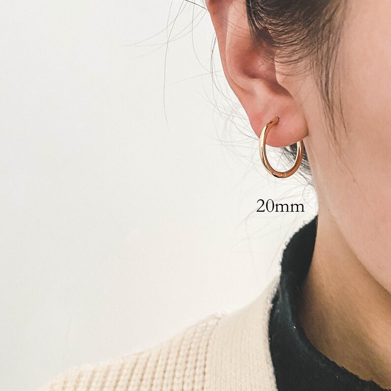 10pcs Gold/ Silver Tone Huggie Hoop Earrings, 2mm thick, 16/ 18/ 20mm, Stainless Steel Huggies, Minimalist Hoop Earrings GB-2209 zdjęcie 8