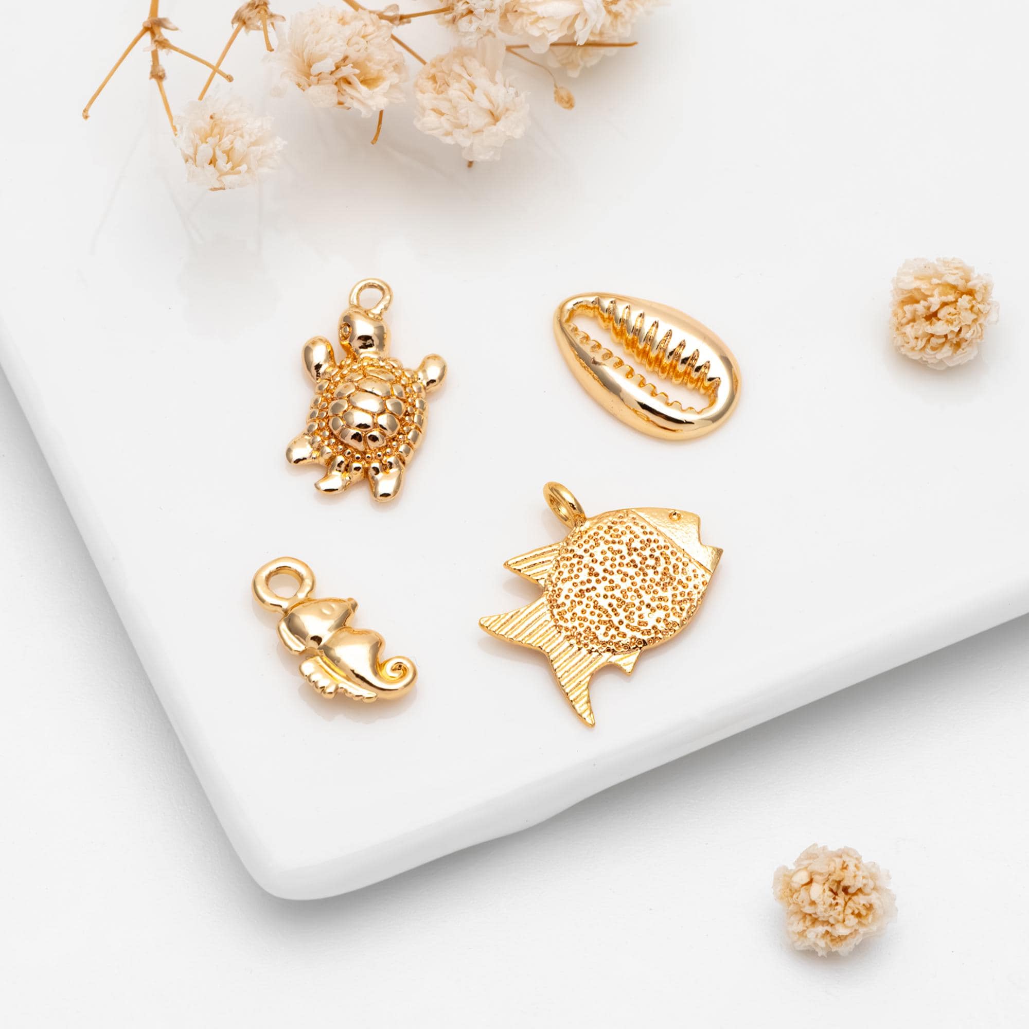 Apprêts Bijoux Océan Thème HOBBIESAY 30 Pcs Laiton Plaqué Or 18K Coquillage Charms Pendentifs Laiton Doré DIY