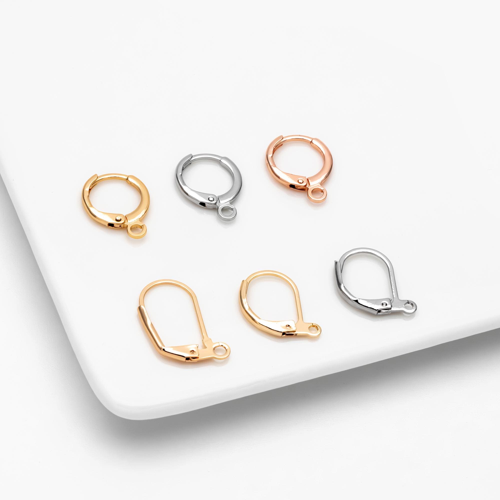 BEEFLYING Kit Fai Da Te 20 Orecchini In Ottone Huggie Hoop E Dischi - Basi Per Creare Gioielli Personalizzati