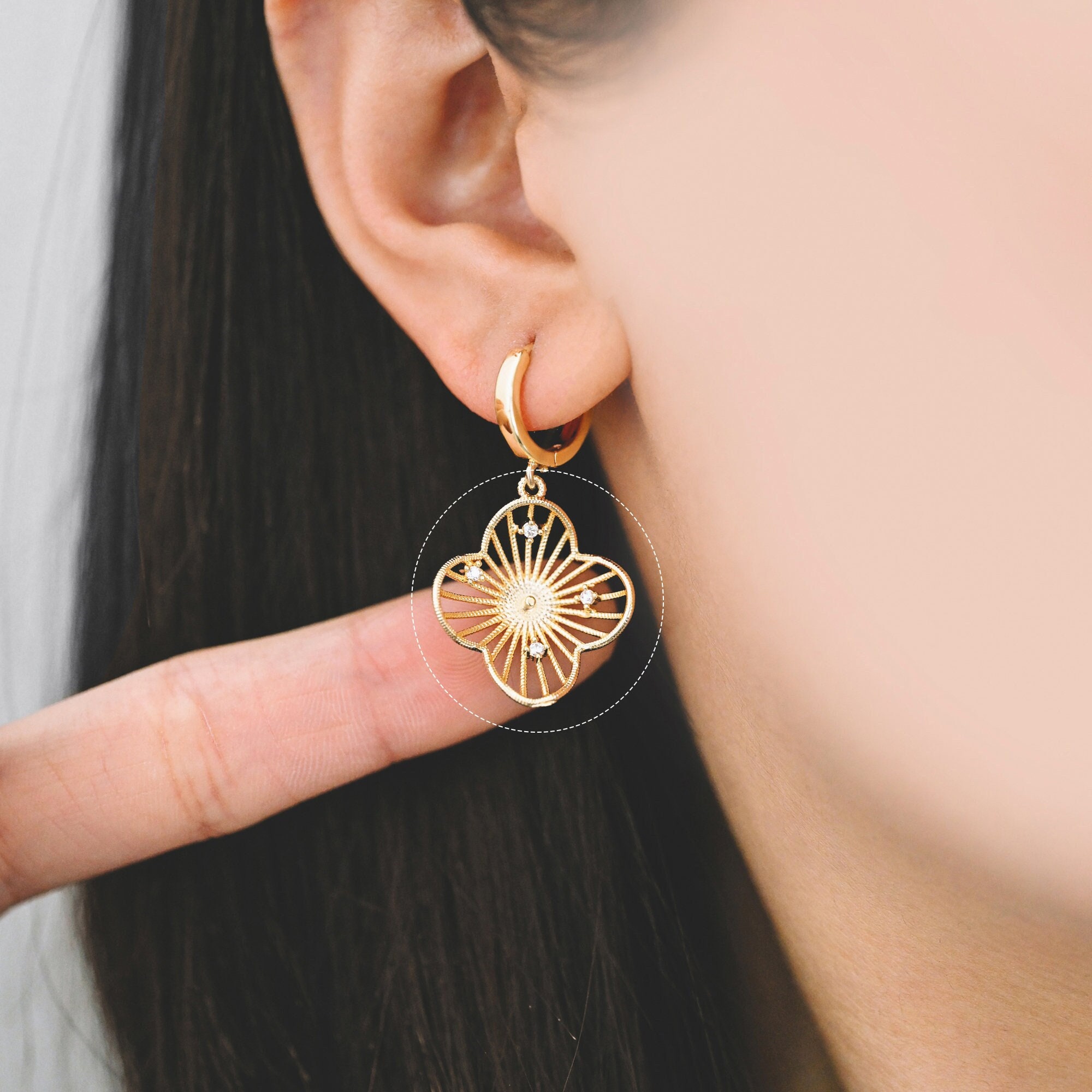 K18Flowerチャーム 10pcs Gold Filigree Flower Charms Pendant 21x24mm, 18K Gold