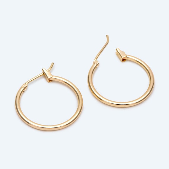 Orecchini A Cerchio Placcati Oro Diametro 30 Mm – Filo Tondo 1,5 Mm, Chiusura A Cerniera, Da Donna