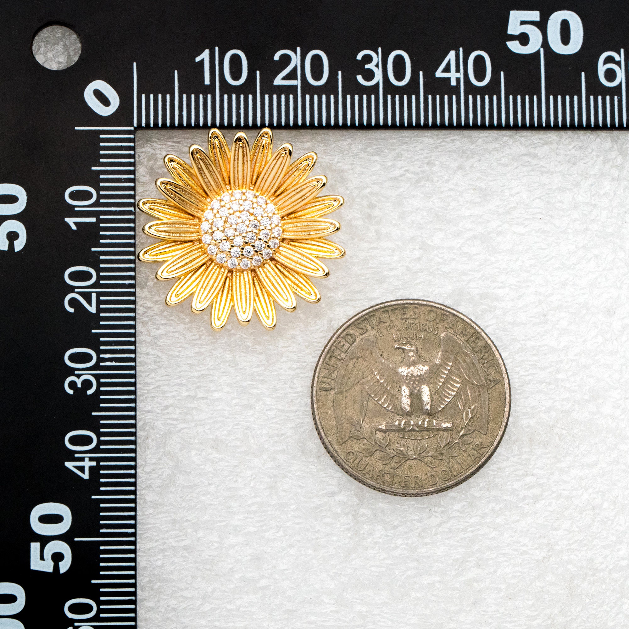 Orecchini a bottone con girasole in argento sterling placcato