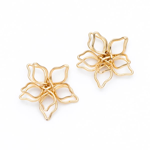 10pcs Gold plated Iron Wire Flowers 15mm, Hand-Wired Floral Charm Pendant Connectors (GB-718)