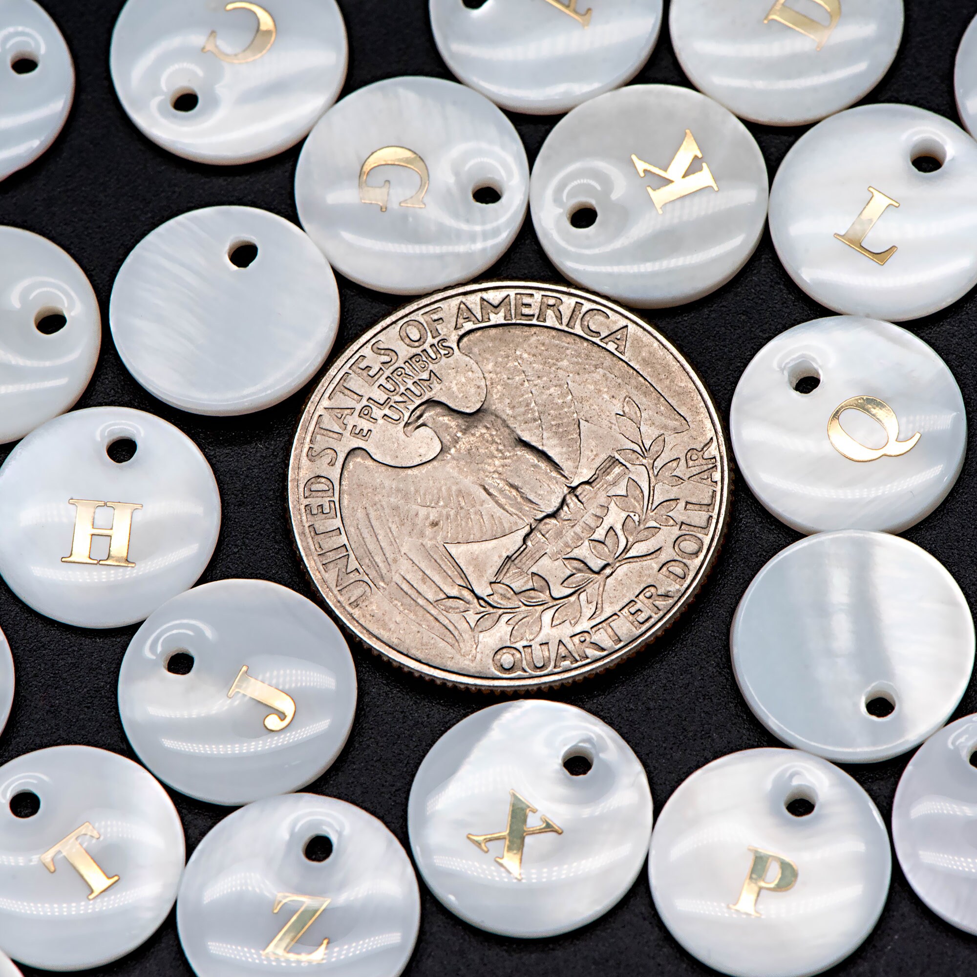 Muschel Alphabet Charms Englische Buchstaben Perlen runde Etsy.de