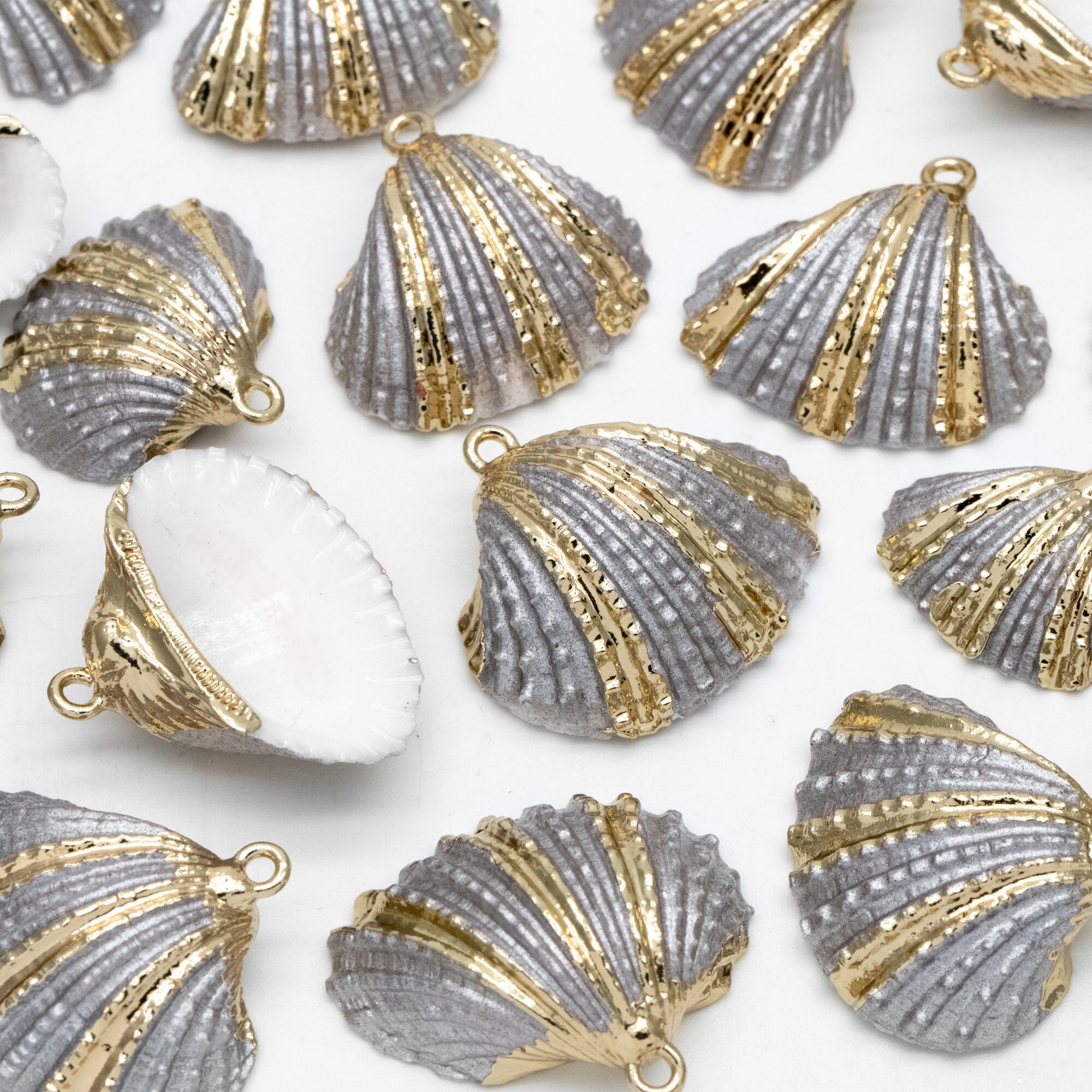 10pcs Natural Shell Charms, Gold Plated Shell Pendants, Grey Striped ...