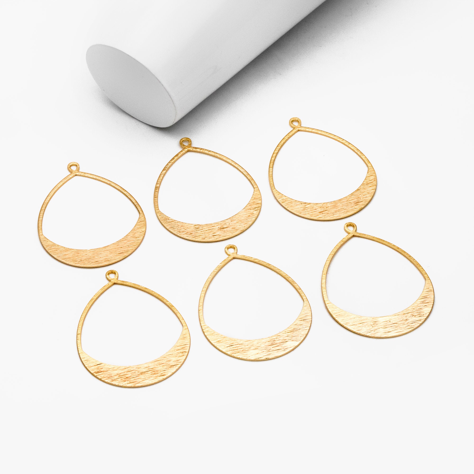 ゴールドブラッシュティアドロップペンダント、幾何学リンクチャーム