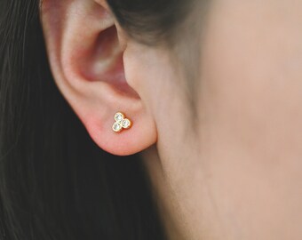 【threetimes】tht stud earrings ピアス threetimes] tht stud earrings ピアス ☆送料込☆ (threetimes