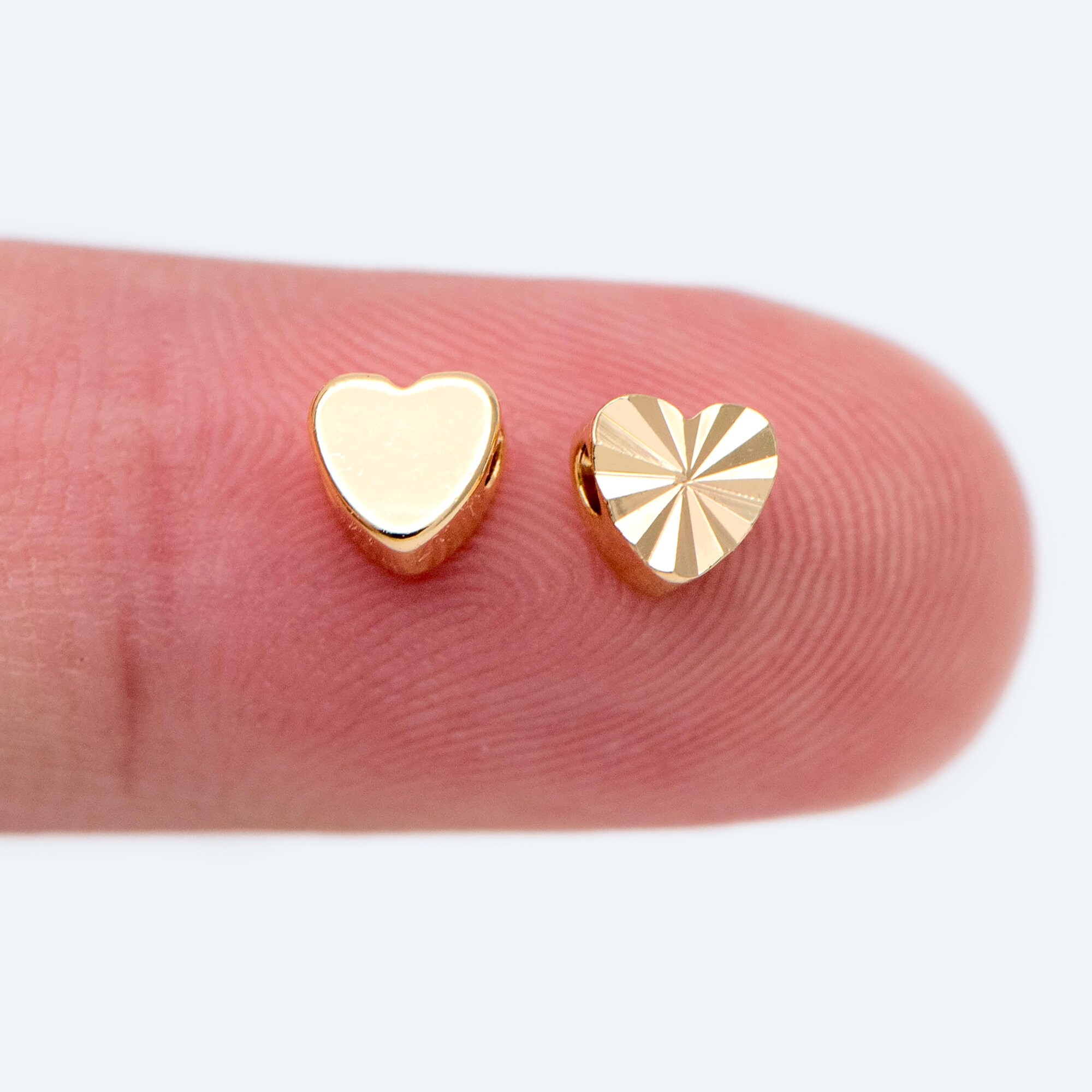 PH PandaHall 60pz 18K Perline Distanziatrici A Cuore, 3 misura Perline A Cuore Dorate Ciondoli A Cuore con Foro Piccolo Distanziatori In Ottone Dorato Perline Distanziatrici Sfuse per Realizzare