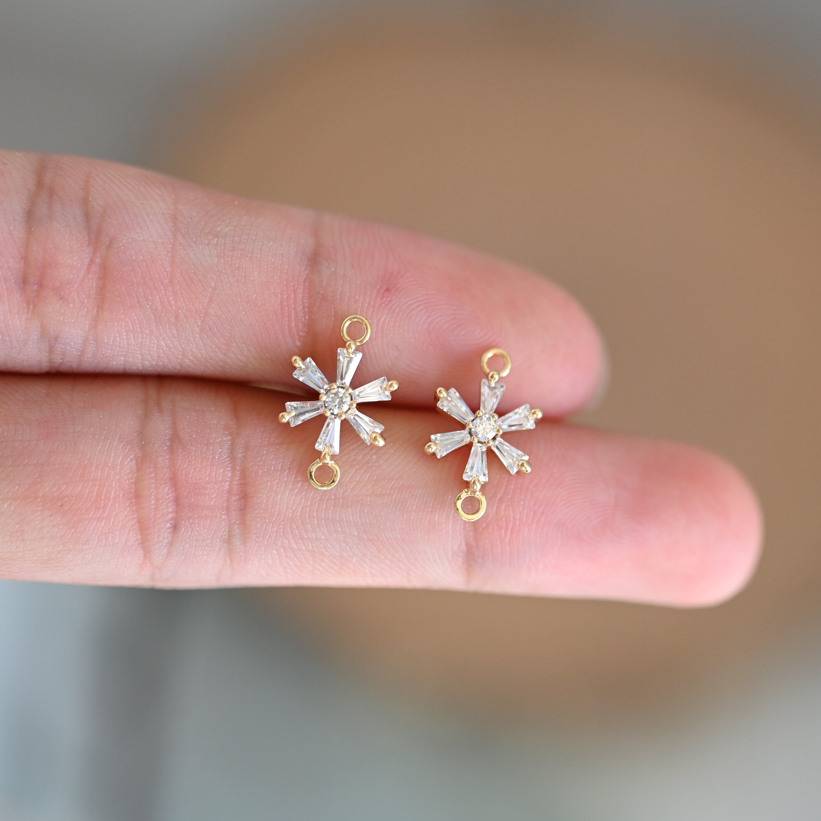Boucles D'oreilles Clous Flocon De Neige - Strass Cubic Zirconia, Couleur Or Blanc - Neuf Sans Emballage