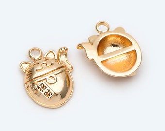 10pcs  Gold plated Brass Cat Charms, Lucky Cat Maneki Neko Pendants (GB-2431)