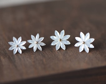 10pcs White Mother of Pearl Shell Daisy Flowers 10/ 12mm  (#V1036)