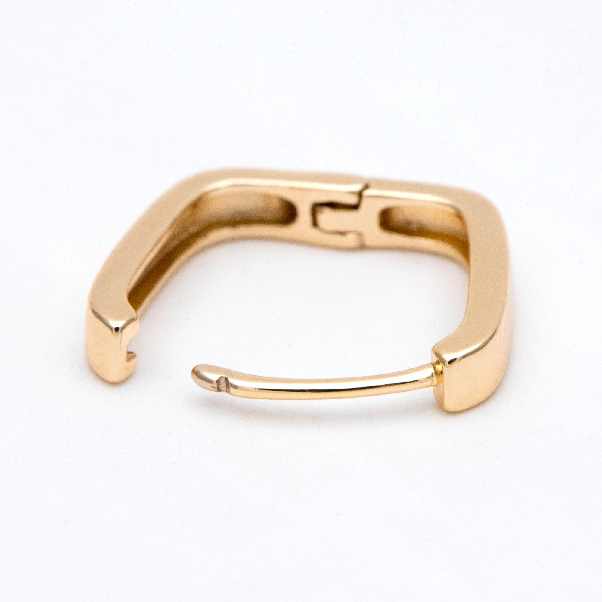 BENECREAT 20Pz. Orecchini in Ottone Placcato Oro 18K, Anello ad Anello Aperto, con 40 Pezzi di Dadi in plastica per Orecchio per Fare Orecchini, 12,5x10mm