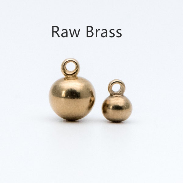 20pcs Raw Brass Round Charm Pendants, 4mm/ 6mm Ball, Brass Findings Wholesale  (RB-178)